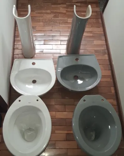 NOVOS! Kit sanitario+pia+coluna NUNCA USADOS!