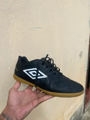 Tênis futsal umbro 