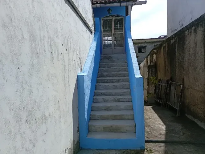 Alugo sobrado em Nova Cidade São Gonçalo RJ