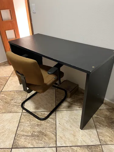 Mesa de home office + cadeira 