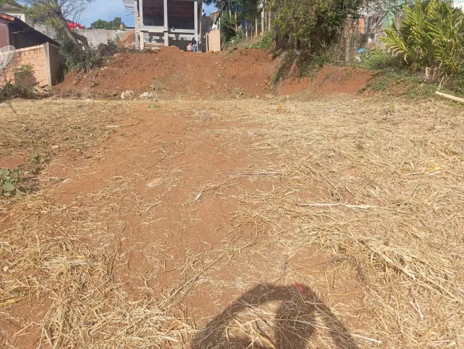 Vende se terreno no martello