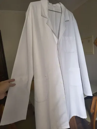 Excelente jaleco, avental para profissionais da saúde para pessoas mais altas e fortes!