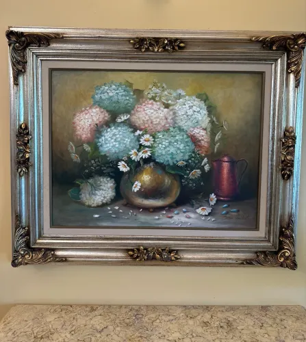Vendo quadro floral, pintado a mão com moldura em madeira trabalhada! Medida 1,10x90 