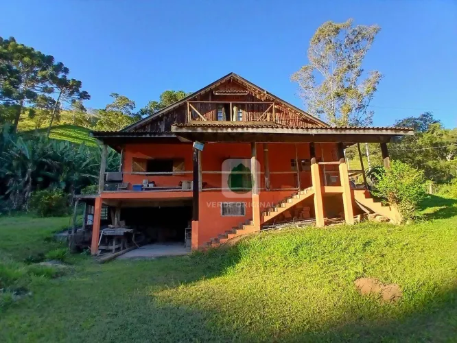 Chácara com 3 dormitórios à venda, 5200 m² por R$ 700.000,00 - Baú - São Bento do Sapucaí/
