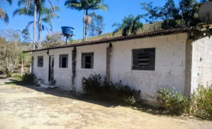 LINDA FAZENDA À VENDA EM NATIVIDADE DA SERRA