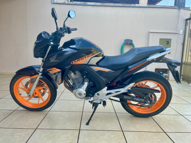 Twister CB250 ABS - Edição Limitada