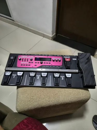 Pedaleira boss RC 300