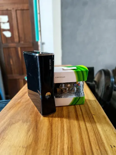 Xbox 360 - Impecável, Completo e Pronto para Jogar