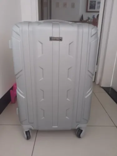 Mala de viagem cinza