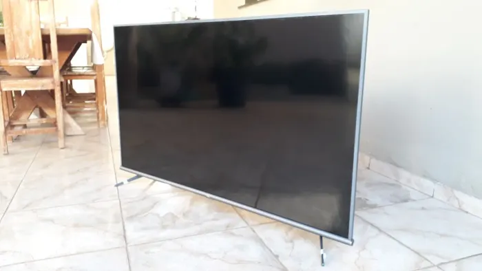 Vendo tv semp tcl 55P8M TELA QUEBRADA