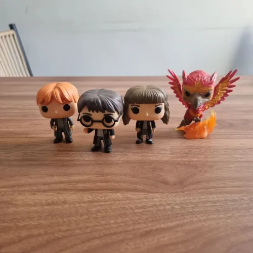 Funkos Harry, Rony, Hermione e Fawkes