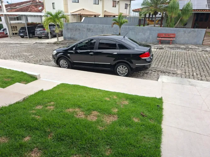 Fiat Linea Essence Dualogic 1.8 Flex 16V 4P 2012
