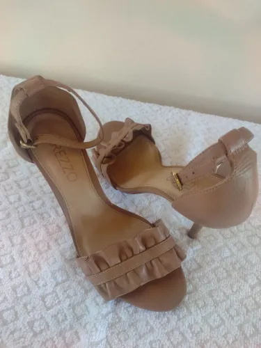 Sandália Arezzo 35