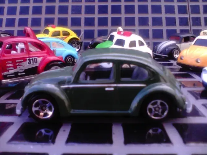 MINIATURA VW REAL TOYS ESCALA 1/64.