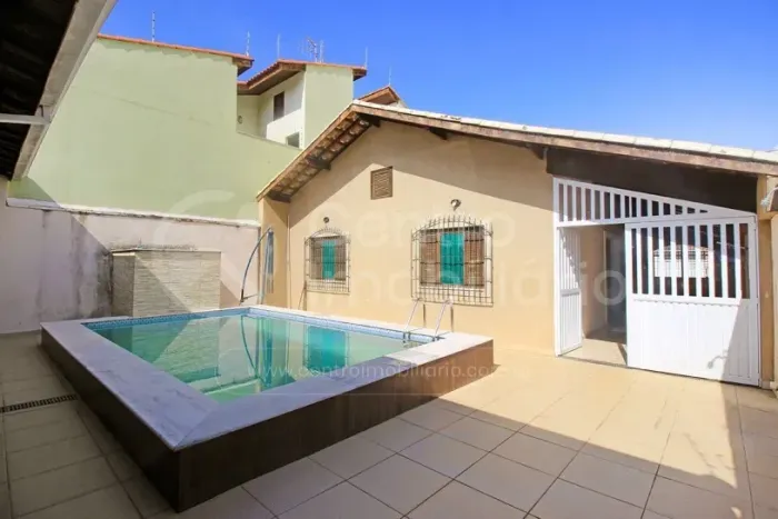 CASA à venda com piscina e 3 quartos em Peruíbe, no bairro Balneario Barra de Jangada