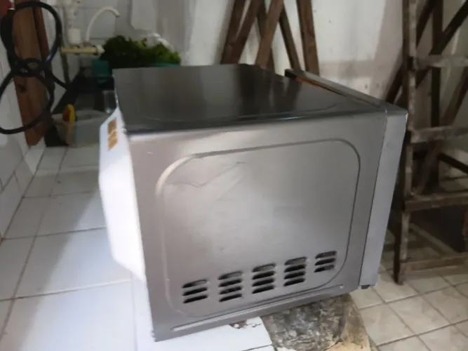 Micro-ondas Cmidea 220V bom fucionano perfeito