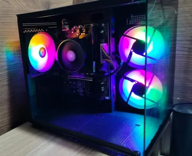 PC GAMER Ryzen 5 5600GT + 8Gb Ram
