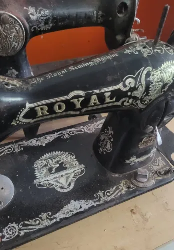 Maquina costura antiga Royal decoração