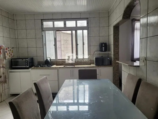 Casa para Venda em Florianópolis, Estreito, 2 dormitórios, 2 suítes, 3 banheiros, 1 vaga