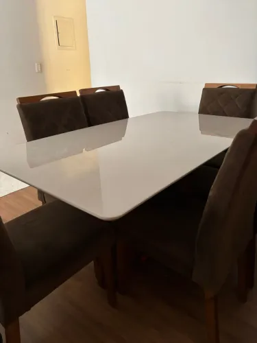 Mesa de jantar 6 lugares , tamponada de vidro