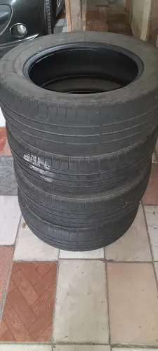 Pneu Bridgestone R15 75,00 cada