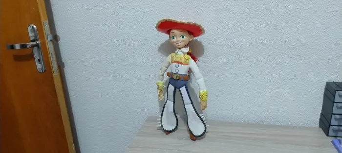 Boneca Jessie Toy Story Importada Original 35cm faz sons