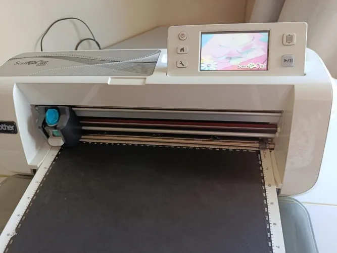 ScanNcut Brother 220v cm300 