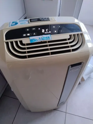 Ar cond Portátil DeLonghi 13000 BTU completo