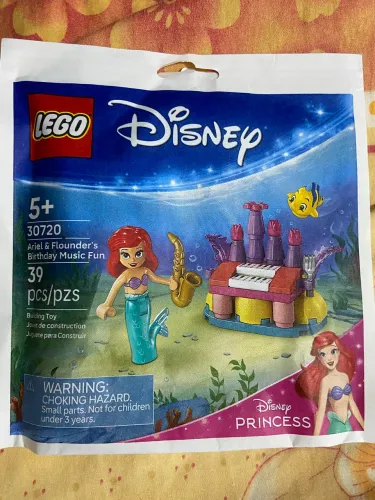 LEGO Ariel e Linguado Musica de Aniversário