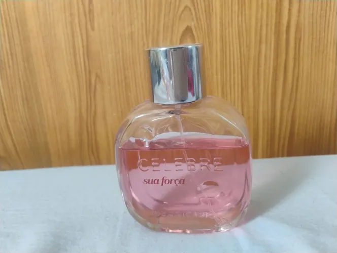 Perfume celebre boticário