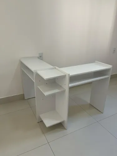 Mesa branca para Nail Desingner ou Quarto de menina