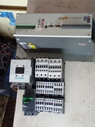 Peças elétricas usadas 