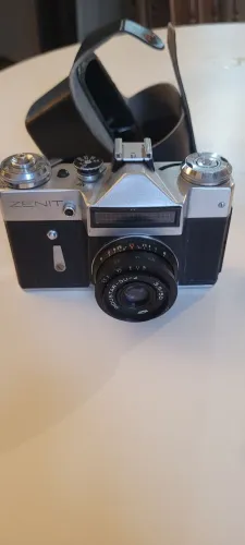 Máquina fotográfica russa antiga Zenit E