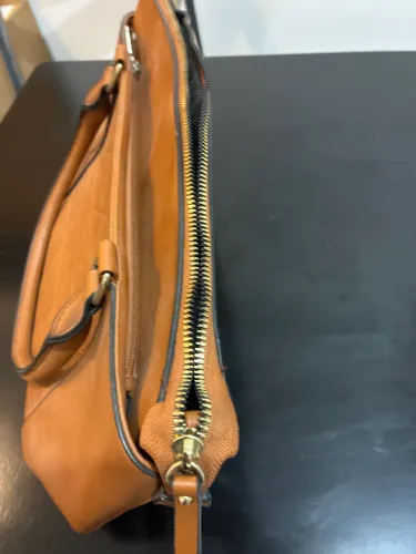 Bolsa elegante e nova