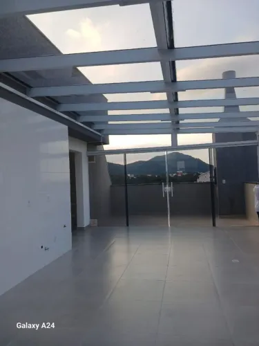 Cobertura 200m2 novo com 3 quartos na Gaivotas, Florianópolis.