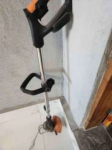 Vendo roçadeira itblue sem fio 