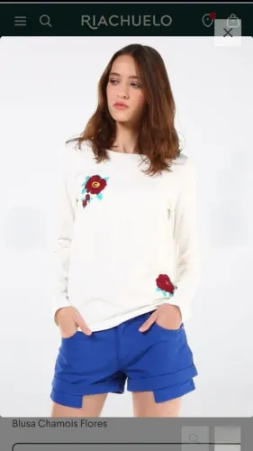 Blusa chemois bordados de flores em suede off-white branco p da Riachuelo