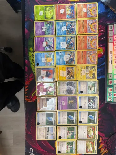 Cartas Pokémon variadas