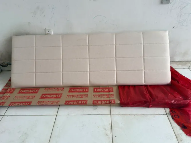 Cabeceira bege P/ cama queen