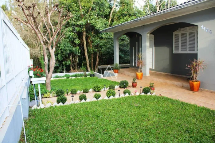 CASA 3 DORMITORIOS A VENDA, COM PISCINA NO BAIRRO MEDIANEIRA EM PANAMBI RS