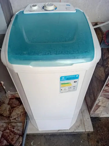 Tanquinho lavar roupa . Motivos venda mudança prá outro estado lá 220w 