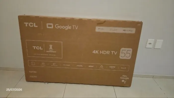 Televisão 55'', smart TV, da marca TCL (4K HDR)