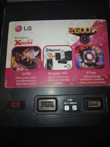 Som Xboom LG Com muita potência 2.600w Caixas grandes cotem rodinhas silicone 