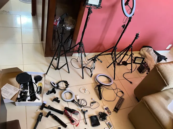 KIT COMPLETO PARA GRAVAÇÃO DE VÍDEOS, ILUMINAÇÃO E ÁUDIO 