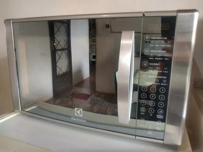 ELECTROLUX 31 LITROS INOX PAINEL DE VIDRO COM GRILL