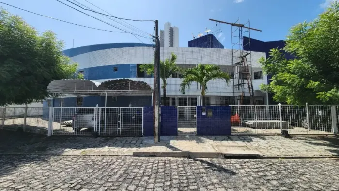 Apartamento no Jardim Oceania com 3 quartos sendo 1 suíte.