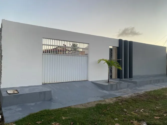 Vendo imóvel murado a 600mt da praia
