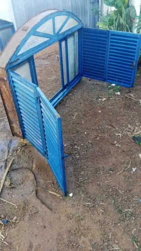 Janelas de ferro 3 unidades 400 reais cada.