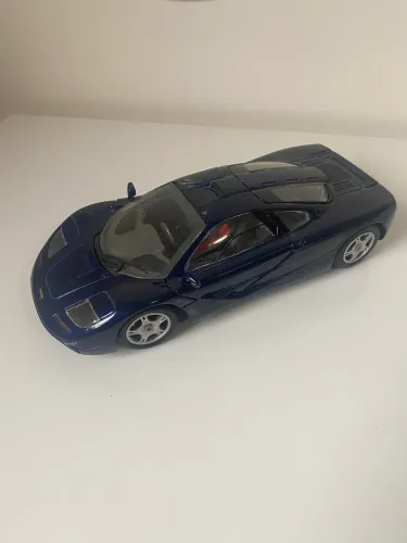 Miniatura Mclaren F1