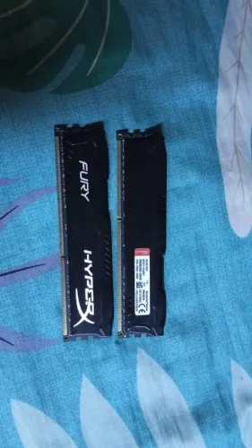 DUAS MEMÓRIA RAM DDR3 DE 8 GB CADA UMA TOTAL 16